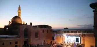 İshak Paşa Sarayı'nda 'Senforock' Konseri Düzenlendi