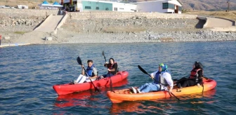 Malatya'da depremzede gençler için kano etkinliği düzenlendi