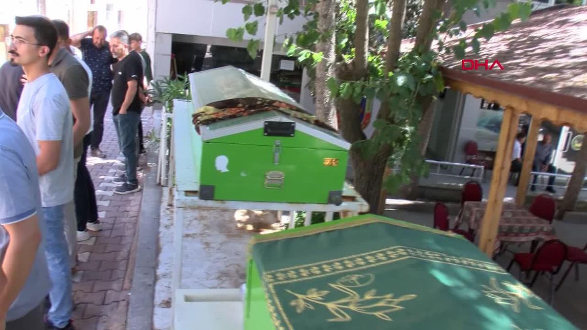 Nevşehir'de Otomobil Kazası: Hayatını Kaybeden Çift ve Torunları Toprağa Verildi