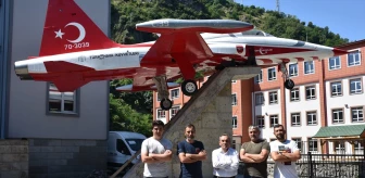 Türk Yıldızları'nın Gösteri Uçağı Trabzon'da Sergileniyor