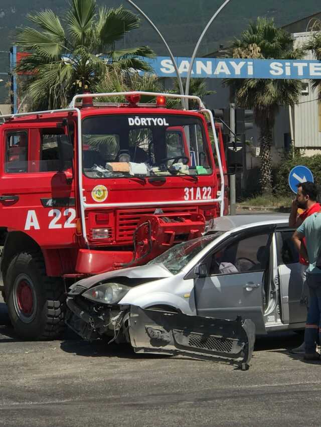 Yangına giden arazöz ile otomobil çarpıştı: 1 çocuk hayatını kaybetti