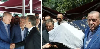 Cumhurbaşkanı Erdoğan ve Abdullah Gül yan yana saf tutup tabuta birlikte omuz verdi