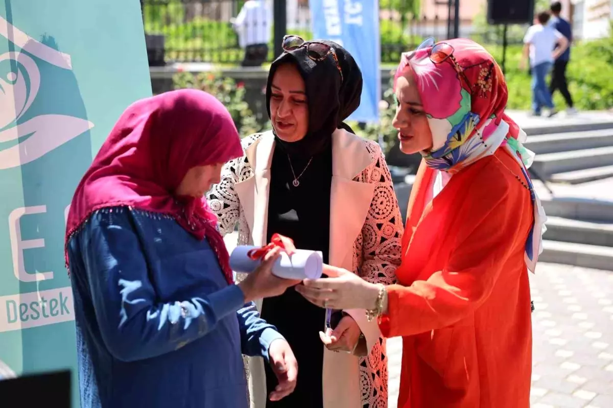 Hacılar Aile Destek Merkezi'nde Kursiyerlere Sertifikaları Verildi