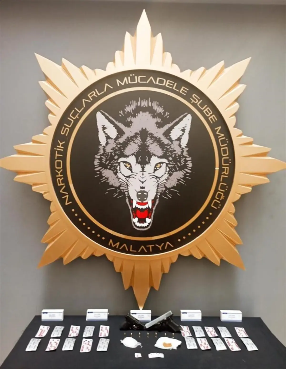 Malatya'da uyuşturucu satıcılarına yönelik operasyonda 4 şüpheli tutuklandı