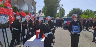 Kilit Harekatı'nda şehit olan Piyade Uzman Çavuş Enes Kırmızıkoç için tören düzenlendi
