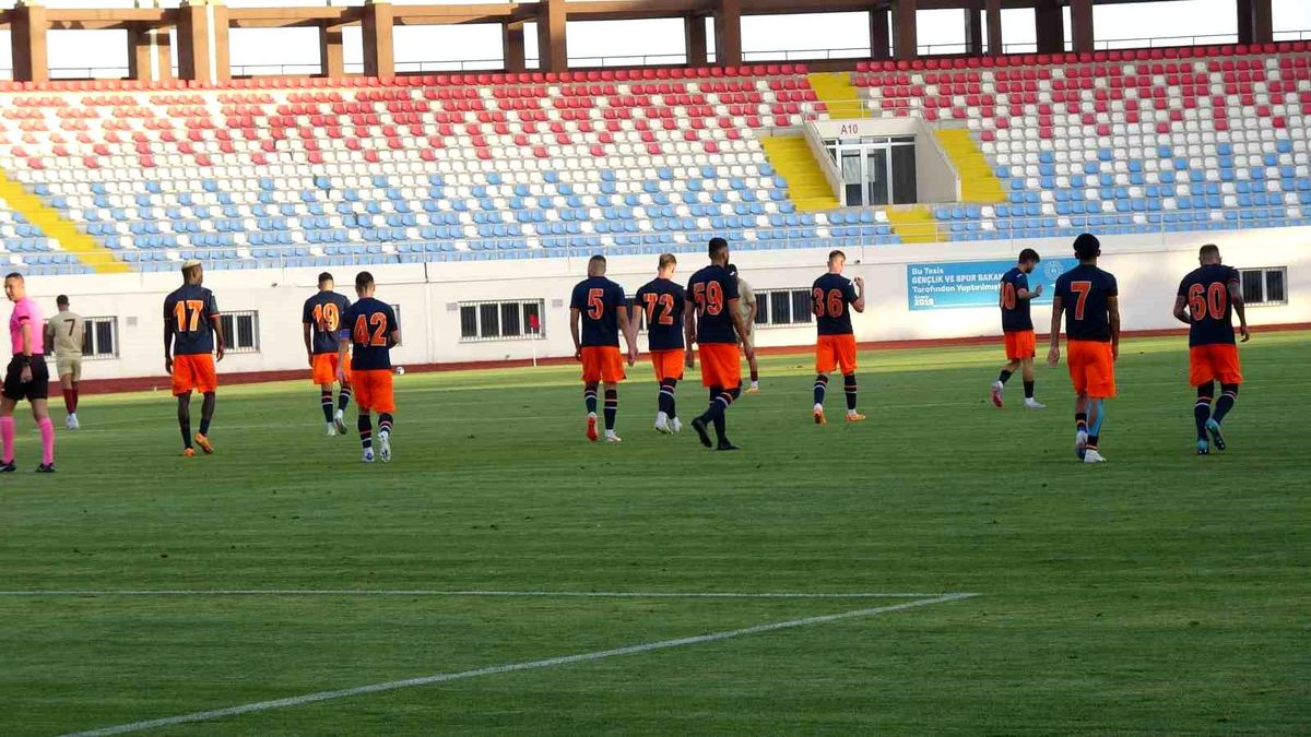 Başakşehir, Al Markhiya'yı 3-1 mağlup etti