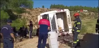 Ekmek parası için Urfa'dan Denizli'ye gelen işçileri taşıyan servis şarampole devrildi