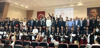 İzmir Berberler Odası'nın düzenlediği 'Fade Kesim Yarışması'nda kazananlar belli oldu
