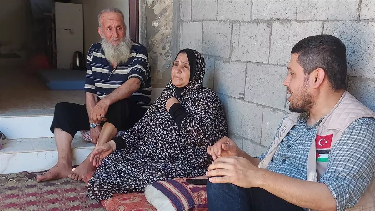Hak İnsani Yardım Derneği, İsrail saldırısı sonucu evi yıkılan Filistinliye yeni ev hediye etti