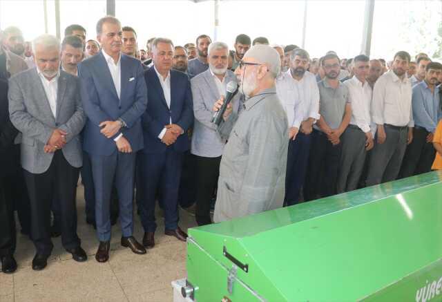 HÜDA PAR Adana İl Sekreteri Sacit Pişgin'in cenazesi binlerce kişinin katılımıyla defnedildi