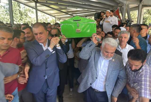 HÜDA PAR Adana İl Sekreteri Sacit Pişgin'in cenazesi binlerce kişinin katılımıyla defnedildi