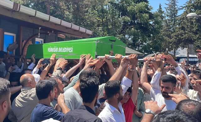 HÜDA PAR Adana İl Sekreteri Sacit Pişgin'in cenazesi binlerce kişinin katılımıyla defnedildi