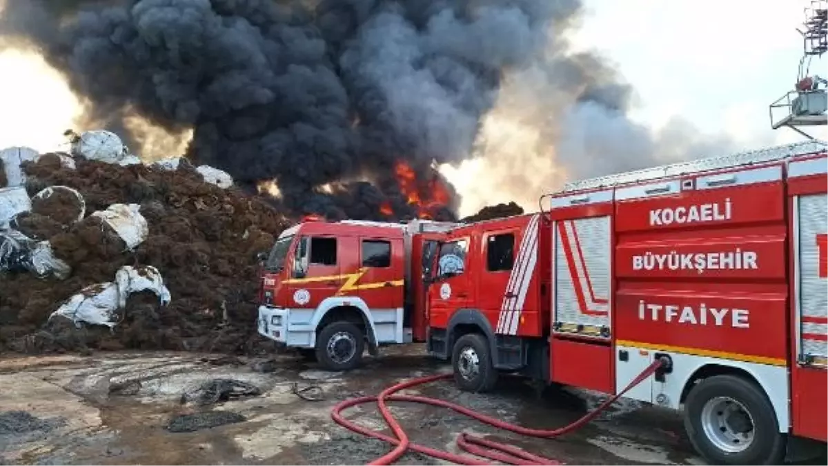 Kartepe'deki Geri Dönüşüm Tesisinde Yangın Çıktı