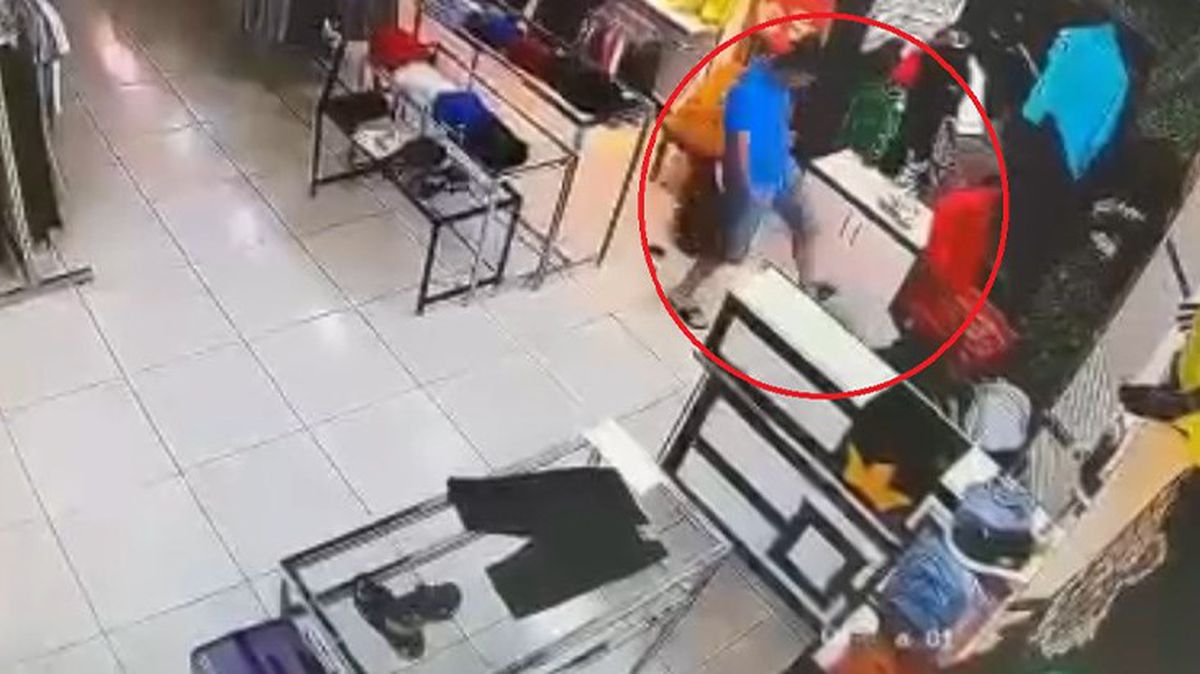 Defalarca kez kafasını tekmeledi! Genç kız, mağaza nişanlısı tarafından darbedildi