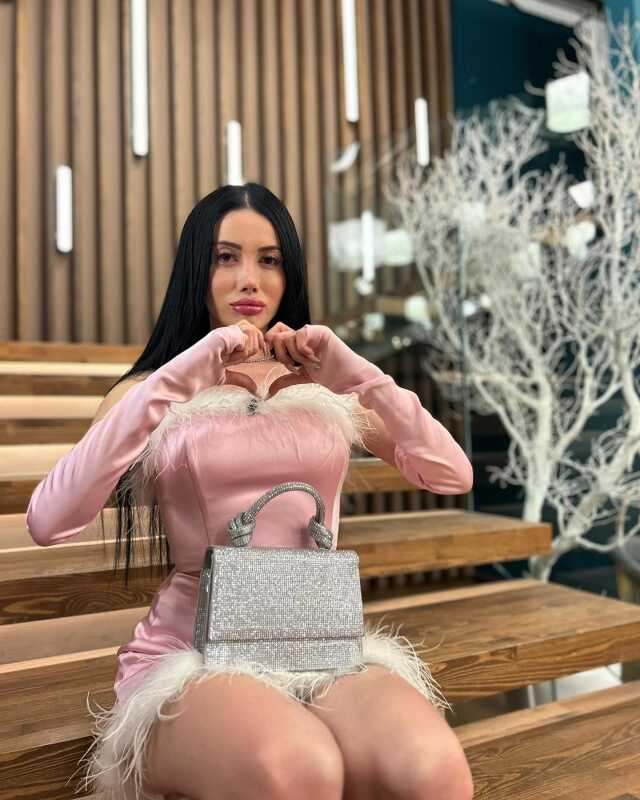 Omzuna yatıp elini öptü! İşte Serdar Ortaç ve Kısmetse Olur Cansel'in samimi anları Omzuna yatıp elini öptü! İşte Serdar Ortaç ve Kısmetse Olur Cansel'in samimi anları