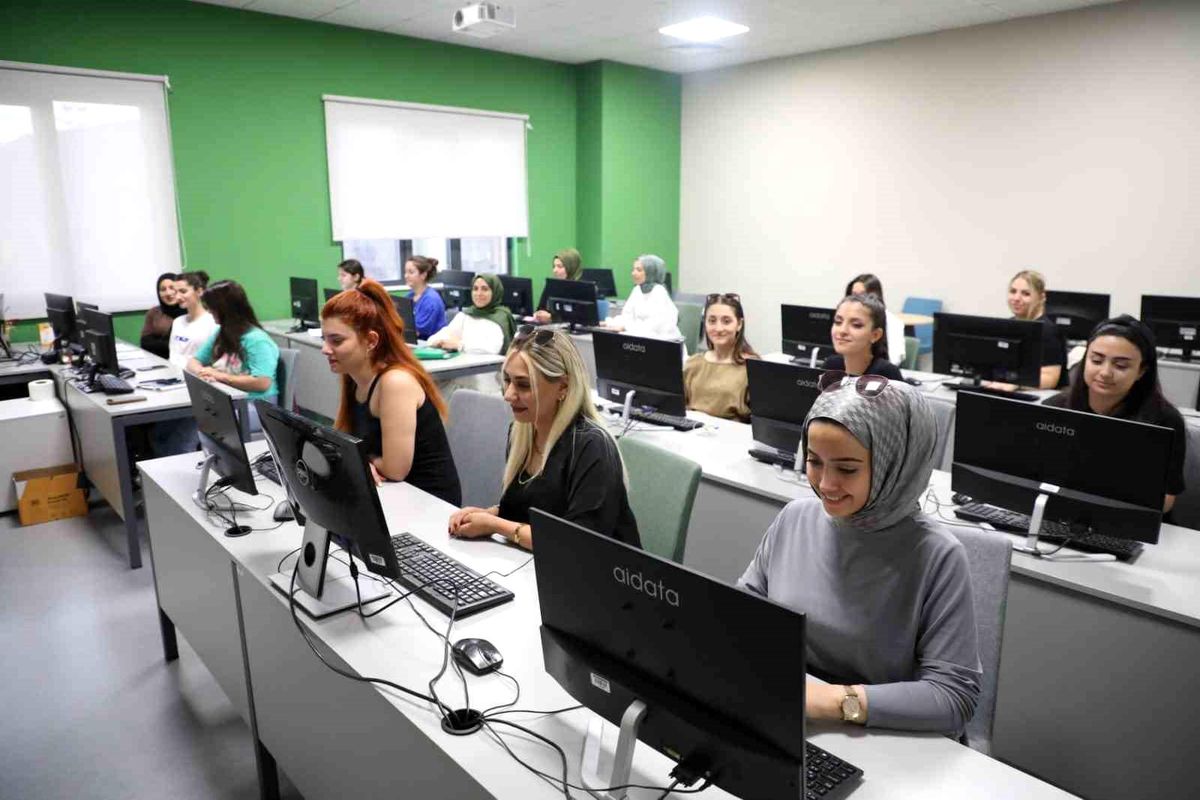 Yenişehir Belediyesi Genç İstihdam Projesi ile 260 Gence İstihdam Sağladı