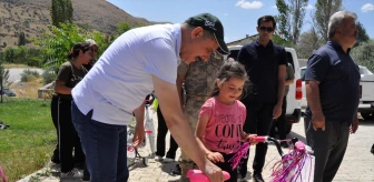 Çorum Valiliği Koordinesinde Temin Edilen Bisikletler Depremlerin Merkezi Kahramanmaraş'ta Dağıtıldı