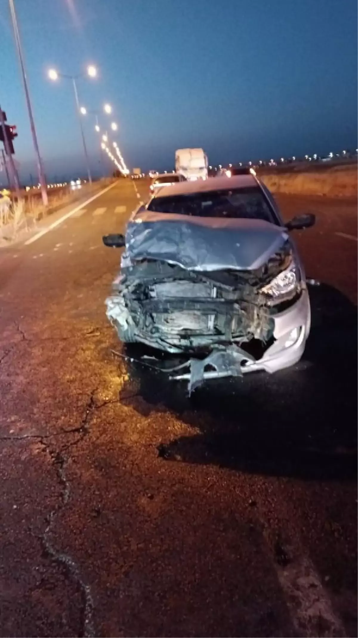 Diyarbakır'da D Tipi Cezaevi Servisi ile Otomobil Çarpıştı: 12 Yaralı