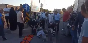 Elazığ'da otomobil ile motosiklet çarpışması: 5 yaralı