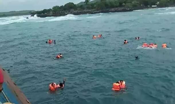 Endonezya'da Tekne Kazası: 15 Ölü, 19 Kayıp
