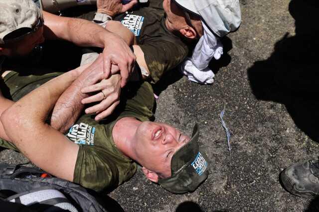 İsrail'de eylemler hız kazandı! Bu kez Meclis çevresi karıştı, polis kalabalığı zaptedemiyor İsrail'de eylemler hız kazandı! Bu kez Meclis çevresi karıştı, polis kalabalığı zaptedemiyor