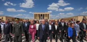 Kılıçdaroğlu, Lozan Barış Antlaşması'nın 100. yıl dönümünde Anıtkabir'i ziyaret etti