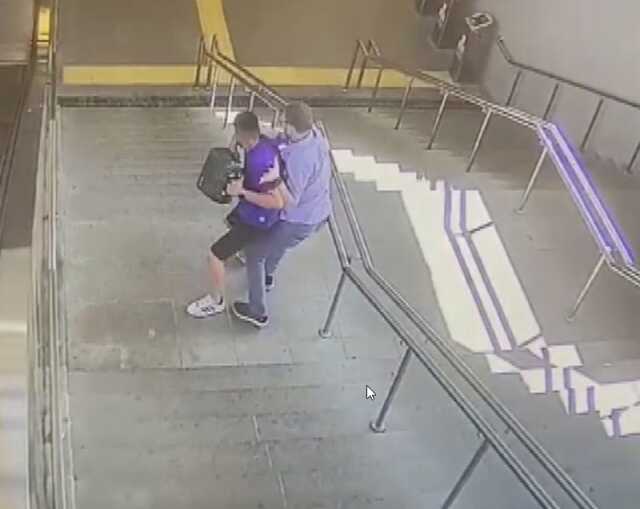 Marmaray istasyonunda bir garip olay! 3 yıl önce trafikte tartıştığı kişiyle karşılaşınca çıldırdı