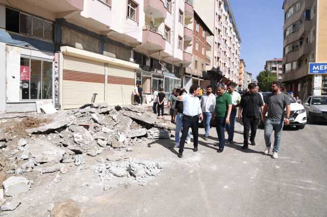 Muş Belediye Başkanı Feyat Asya, yapılan hizmetleri yerinde inceledi