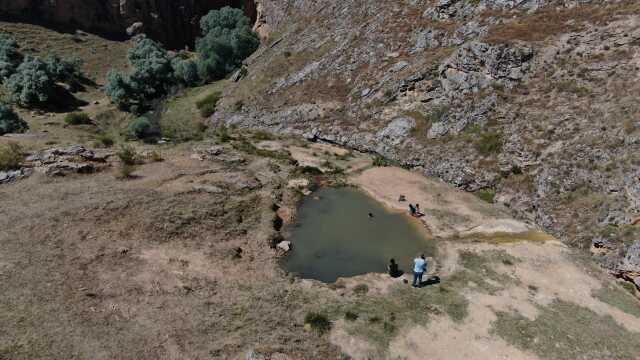 2 hastalığın şifası burada! Doktora gitmek yerine bu göle girip iyileşiyorlar 2 hastalığın şifası burada! Doktora gitmek yerine bu göle girip iyileşiyorlar