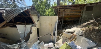 Adana'nın Kozan ilçesindeki deprem ev ve camide hasara neden oldu