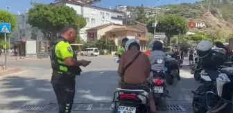 Alanya'da polis ekiplerinden motosiklet denetimi