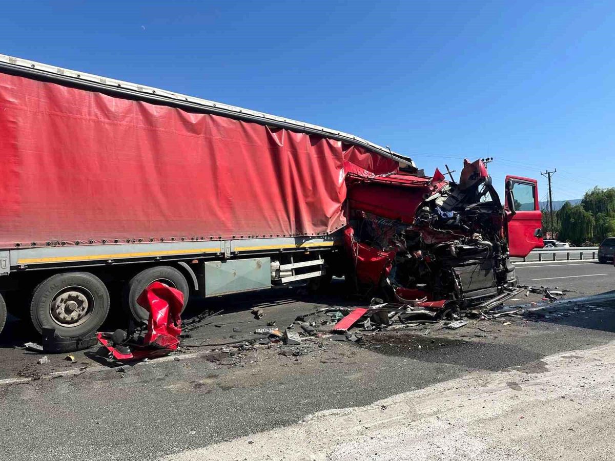 Kastamonu'nun Tosya ilçesinde tır kazası: 1 yaralı