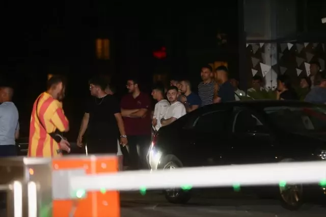 CHP İstanbul İl Başkanlığı Önünde Canan Kaftancıoğlu Protesto Edildi CHP İstanbul İl Başkanlığı Önünde Canan Kaftancıoğlu Protesto Edildi