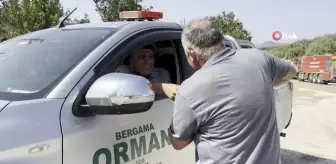 Evi yanan vatandaş yangın söndürme ekiplerine erik suyu ikram etti