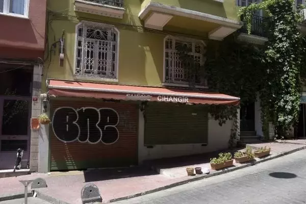 'Hızlı flört' etkinliği yapıldığı iddia edilen kafe kapatıldı 'Hızlı flört' etkinliği yapıldığı iddia edilen kafe kapatıldı