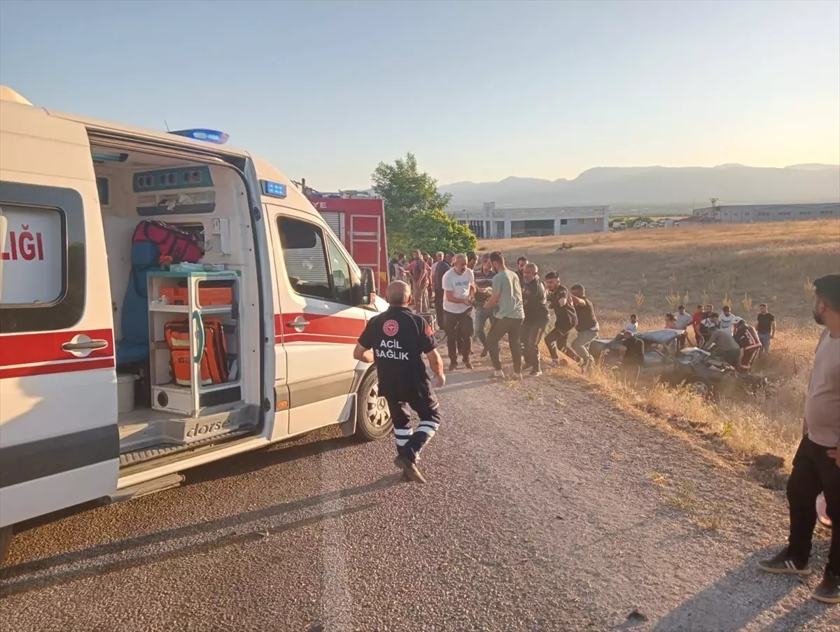 Malatya'da Otomobil Çarpışması: 1 Ölü, 5 Yaralı