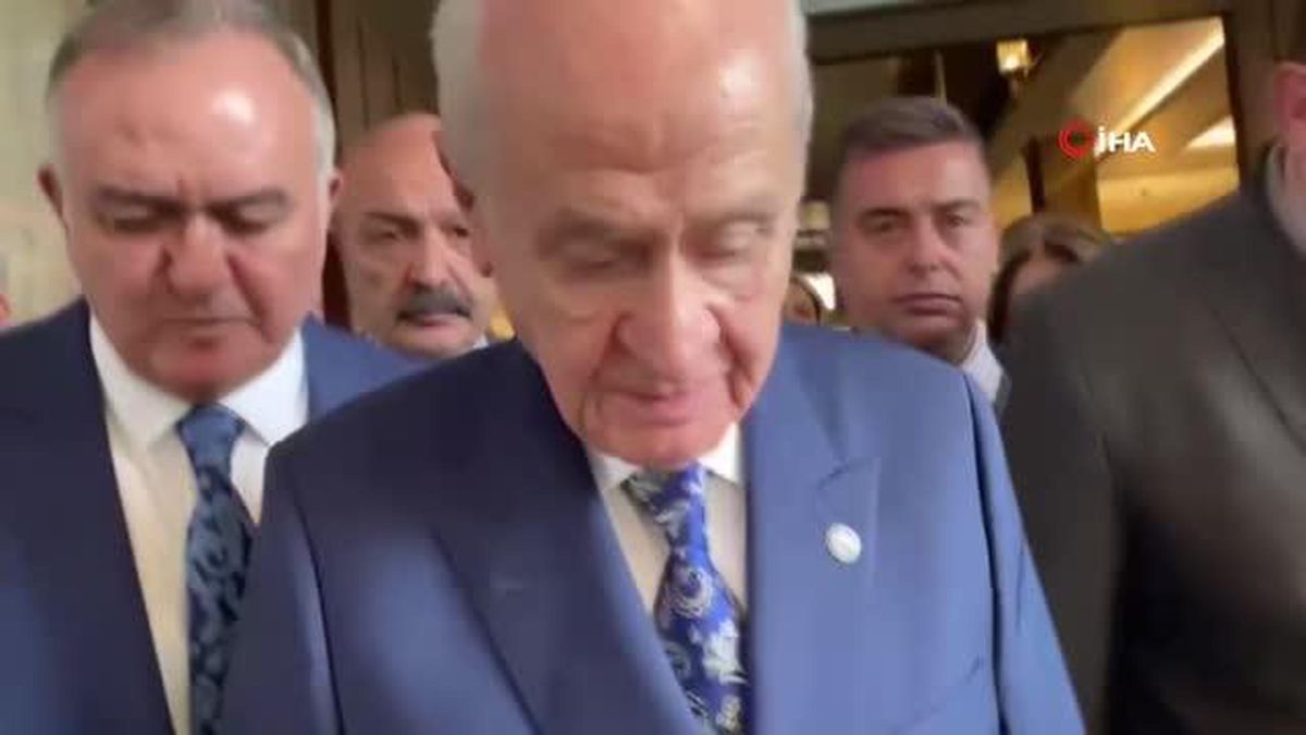 Bahçeli: CHP'de sınıf arkadaşım devam etmezse Ekrem'e karşı Özgür derim