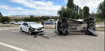 Sivas'ta trafik kazası: 3 kişi yaralandı