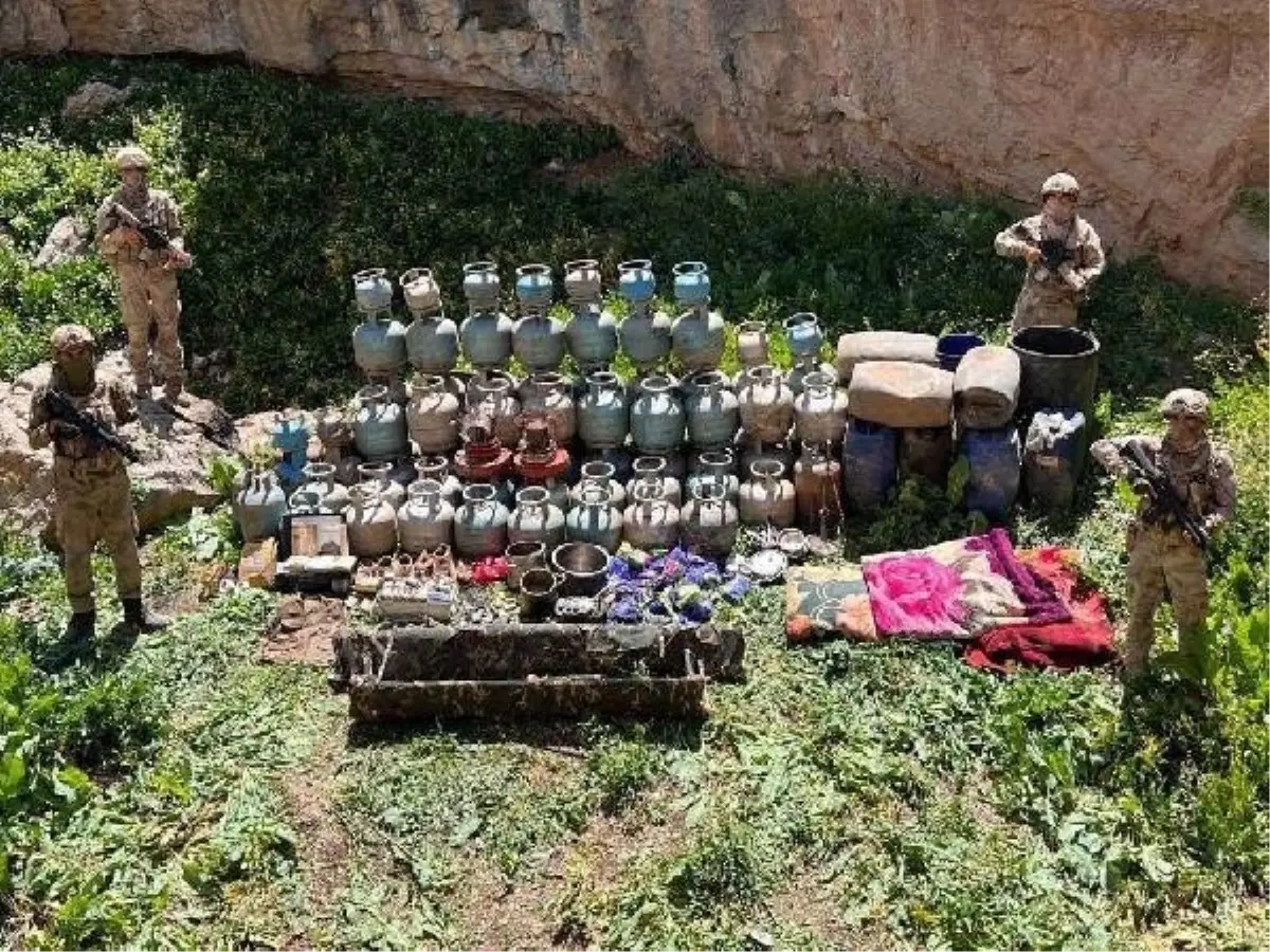 Van'da PKK'ya ait sığınakta amonyum nitrat ele geçirildi
