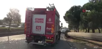 Ataşehir'de direğe çarpan otomobil hurdaya döndü: 1 yaralı