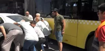 İETT Otobüsü Park Edilen Otomobil Yüzünden Yolda Kaldı