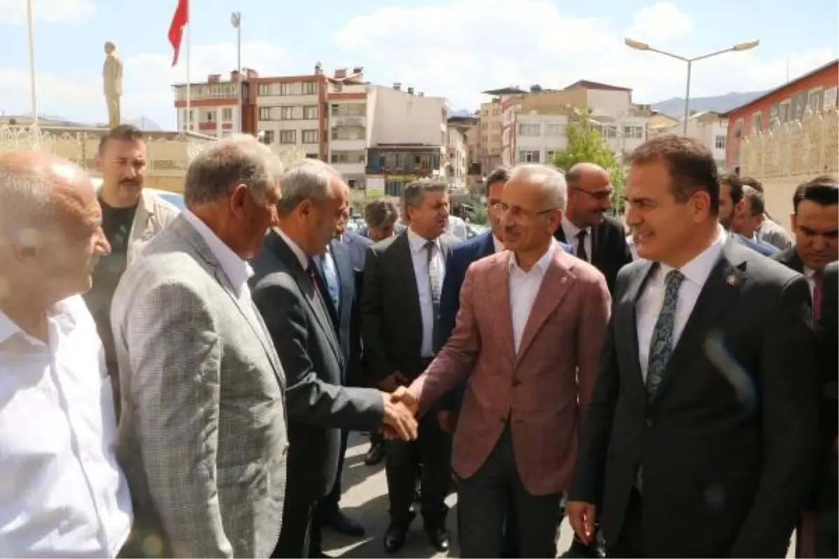 Bakan Uraloğlu Hakkari'de Temaslarda Bulundu