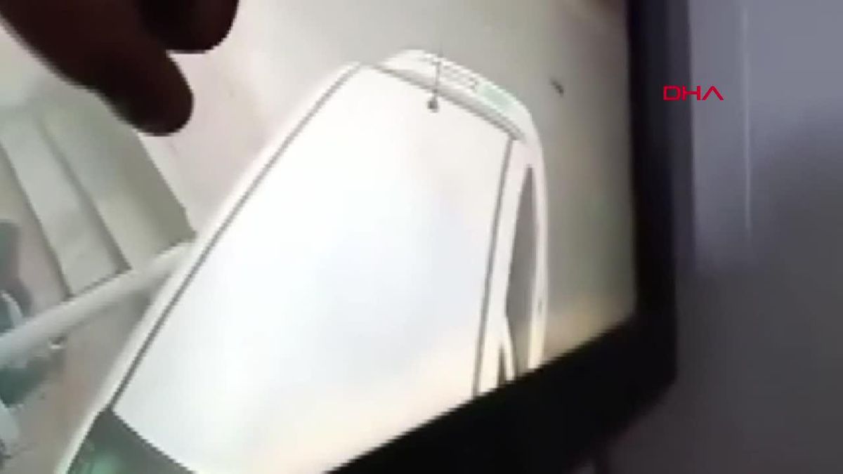 Başakşehir'de ehliyetsiz sürücünün kullandığı otomobil 4 kişiye çarptı