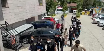 Eskişehir'de kavga sonrası pompalı tüfekli saldırı: 3 yaralı, 15 şüpheli adliyeye sevk edildi