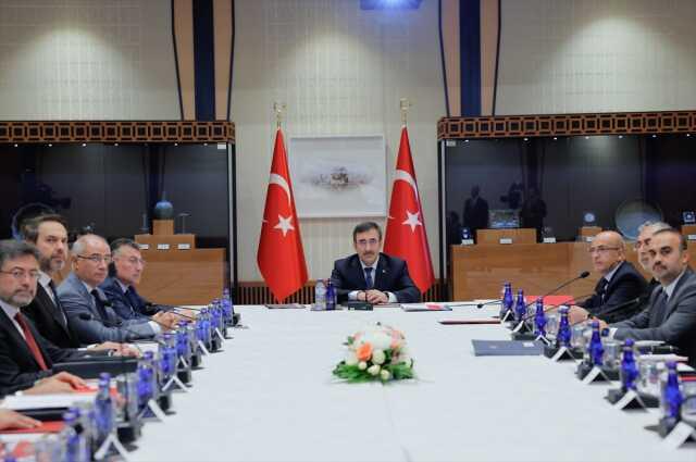 Külliye'deki ekonomi zirvesi sona erdi: Temel hedef enflasyonu tek haneye düşürmek Külliye'deki ekonomi zirvesi sona erdi: Temel hedef enflasyonu tek haneye düşürmek