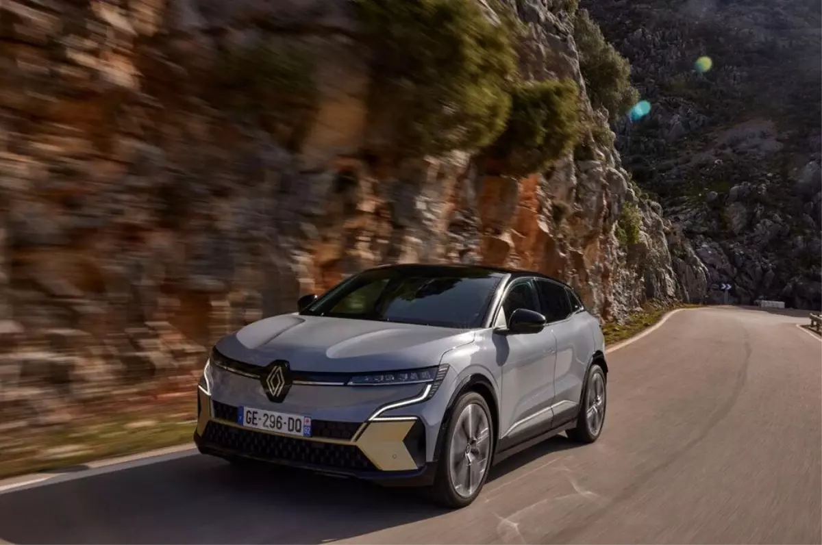 Tamamen elektrikli Renault Megane E-Tech Türkiye'de satışa sunuluyor