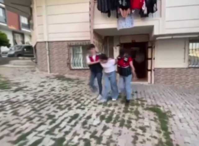 Son Dakika: İstanbul'da eylem hazırlığındaki 2 terörist yakalandı Son Dakika: İstanbul'da eylem hazırlığındaki 2 terörist yakalandı