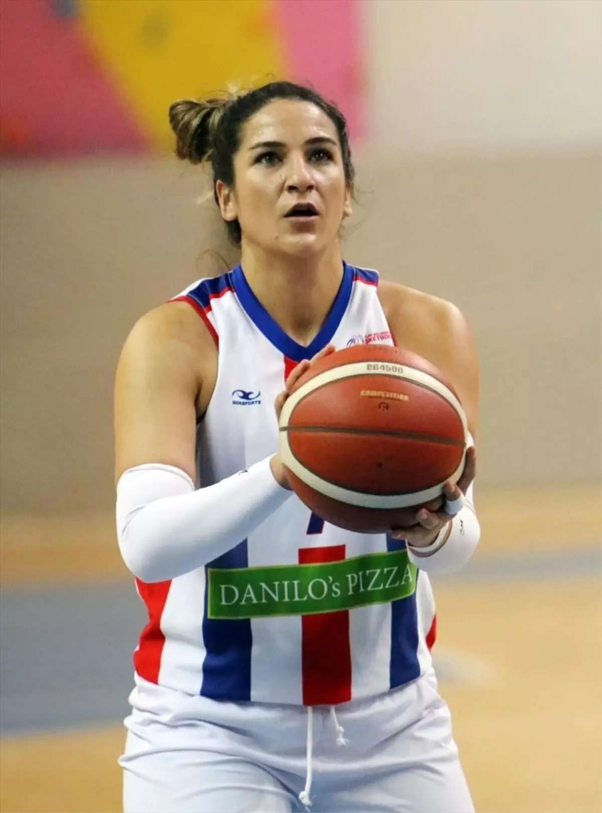 Zonguldak Spor Basket 67 Takımı Oyuncusu Mihrace Yasemin Buğdaycı'nın Anısını Yaşatmak İçin Forması Askıya Alındı