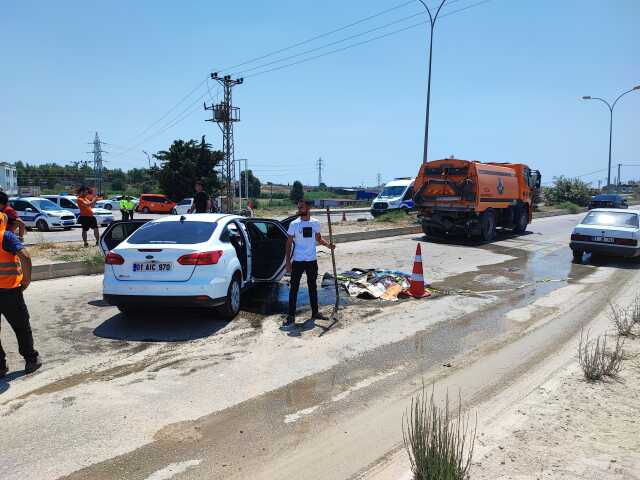 Adana'da yol temizleme aracına çarpan otomobildeki anne hayatını kaybetti, 3 çocuğu yaralandı Adana'da yol temizleme aracına çarpan otomobildeki anne hayatını kaybetti, 3 çocuğu yaralandı