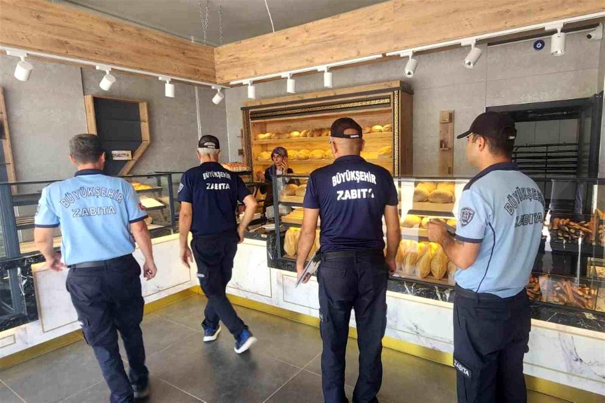 Balıkesir Büyükşehir Belediyesi Market ve Fırınlarda Denetim Yapıyor